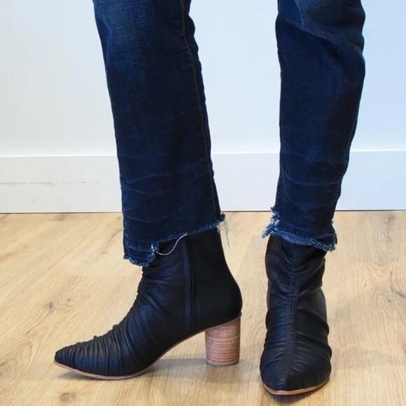 [Huma Blanco] Black Leather Wanda Pointed Toe Ruched Ankle Boots Size 40 US 9 - Picture 1 of 12